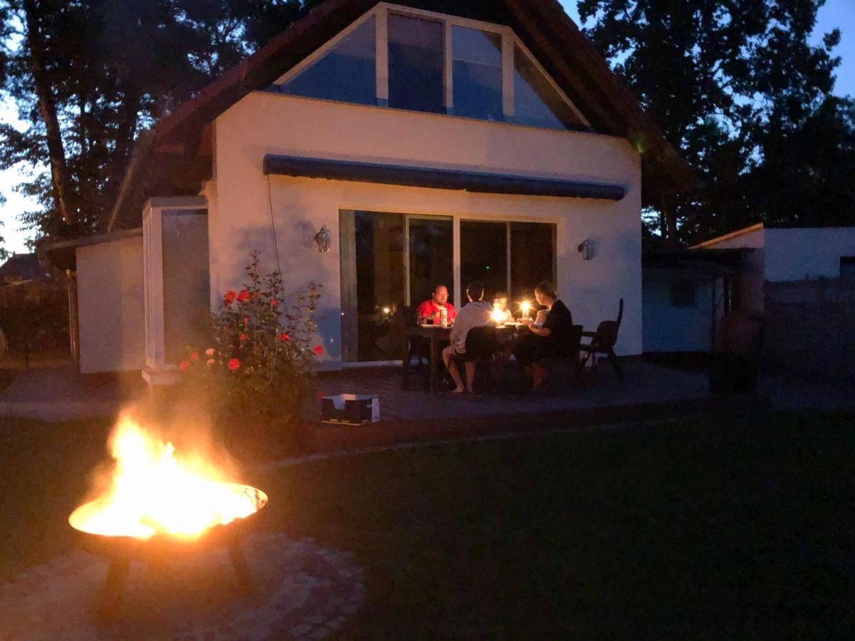 Ferienhaus Direkt An Der Spree Mit Whirlpool Und Sauna Berlin Exterior photo
