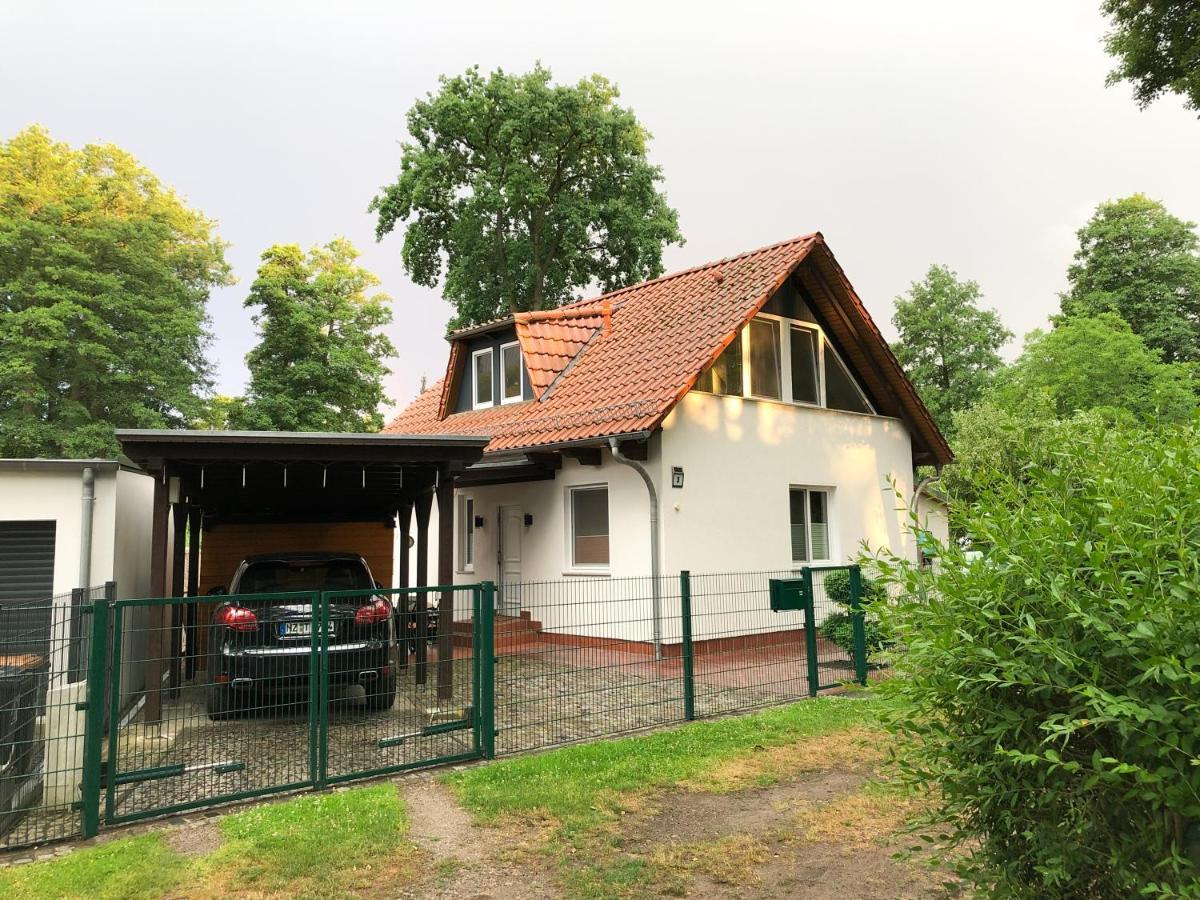 Ferienhaus Direkt An Der Spree Mit Whirlpool Und Sauna Berlin Exterior photo